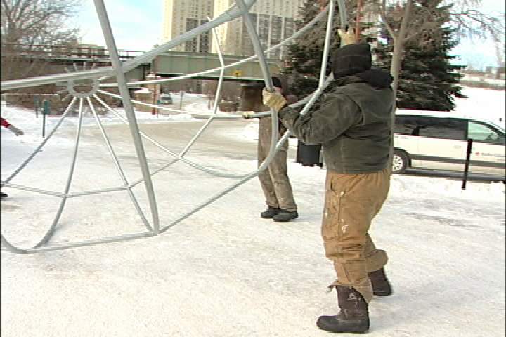 New warming huts practical and artistic - image