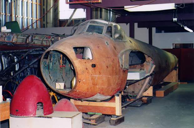 City urged to keep vintage aircraft - image