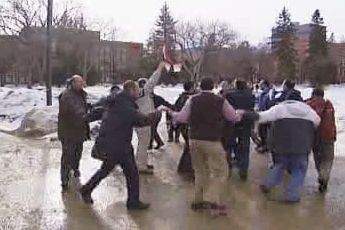 Edmontonians celebrate as Mubarak steps down - image