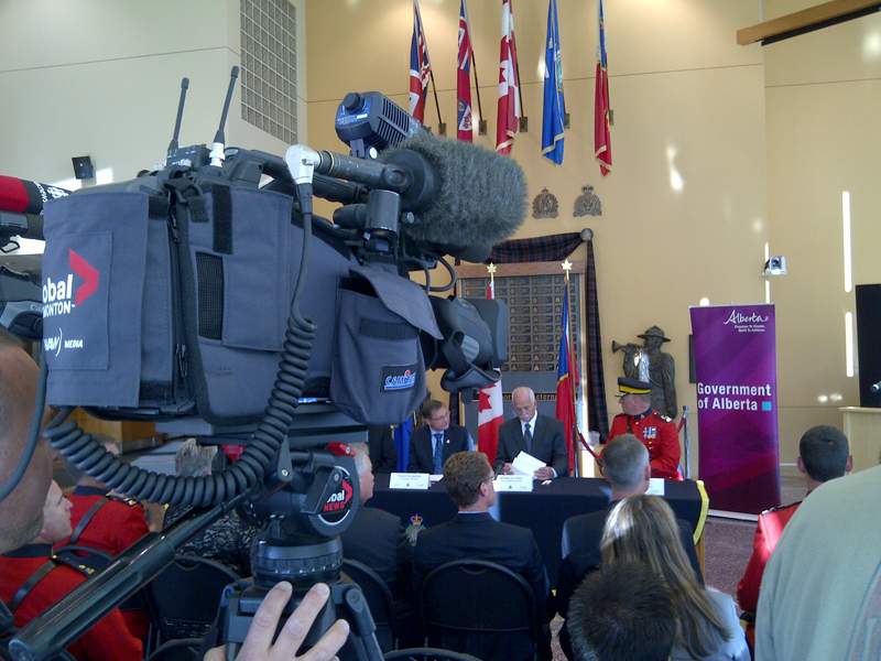 Red serge remains in Alberta: province renews contract with RCMP for 20 years - image