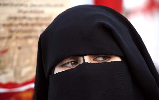 Niqab ontari ocourt