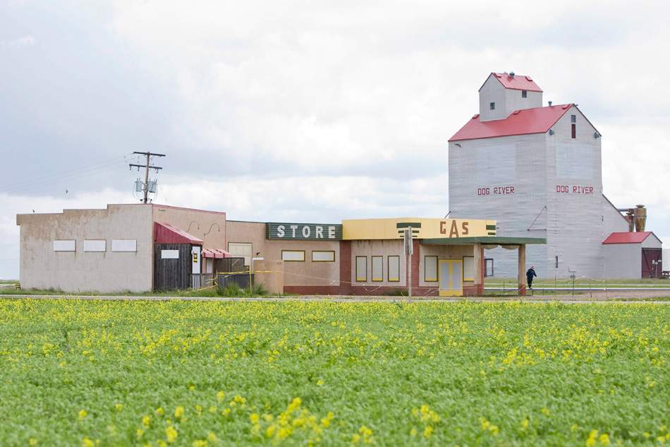 Stars of the hit Canadian TV series "Corner Gas" are pumped to reunite for a new movie, and say it's like seeing family again.