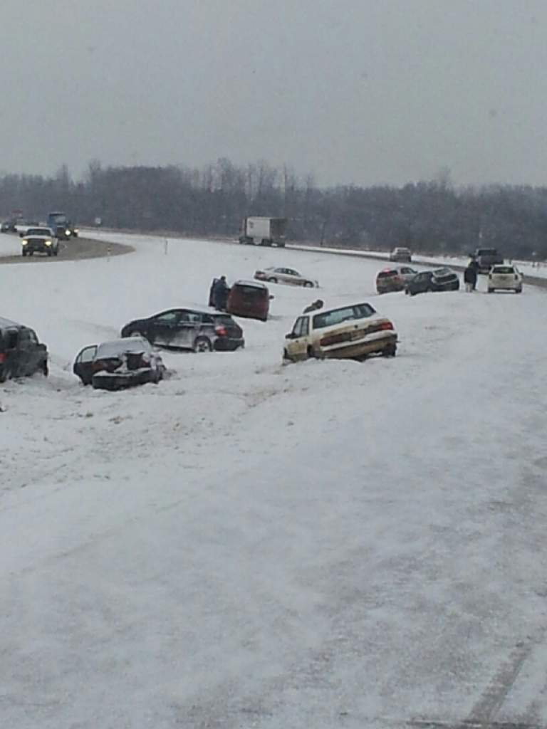 Edmonton area hit by snowstorm - image