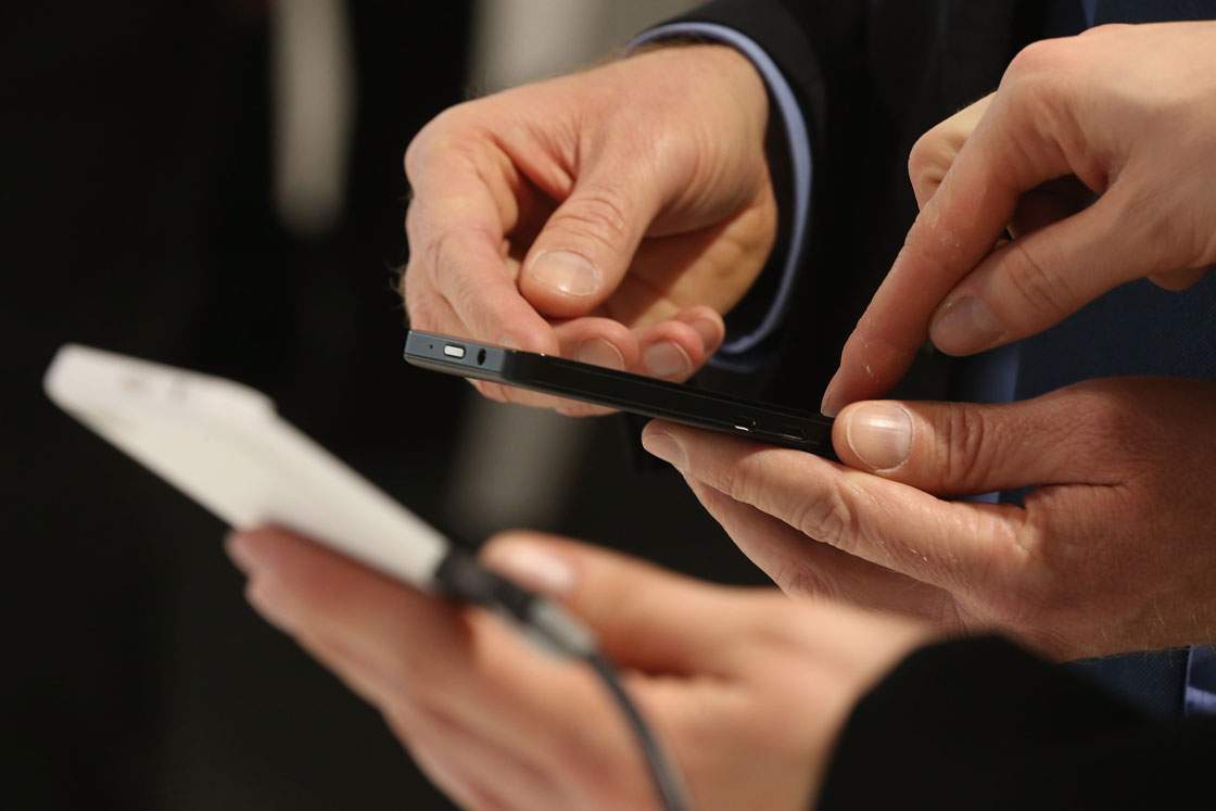 Small wireless companies say they’ll serve customers better outside lobby group - image