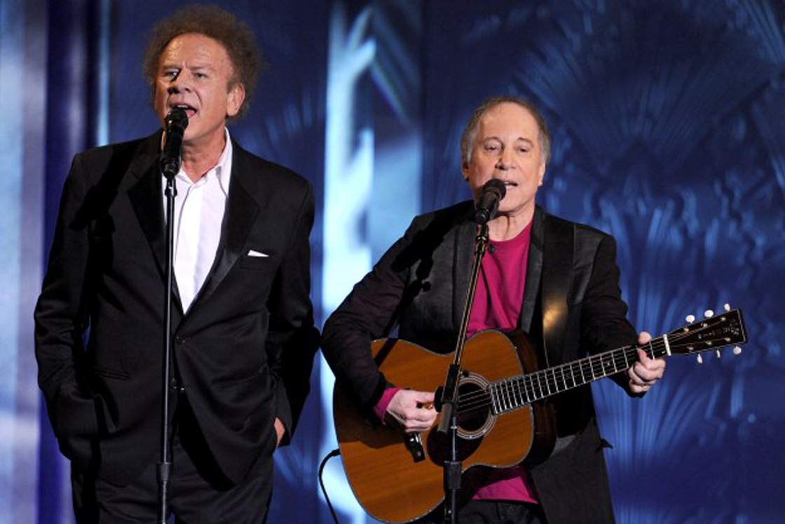 Art Garfunkel and Paul Simon perform.