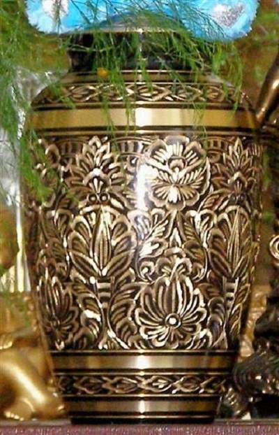 stolen quebec urn