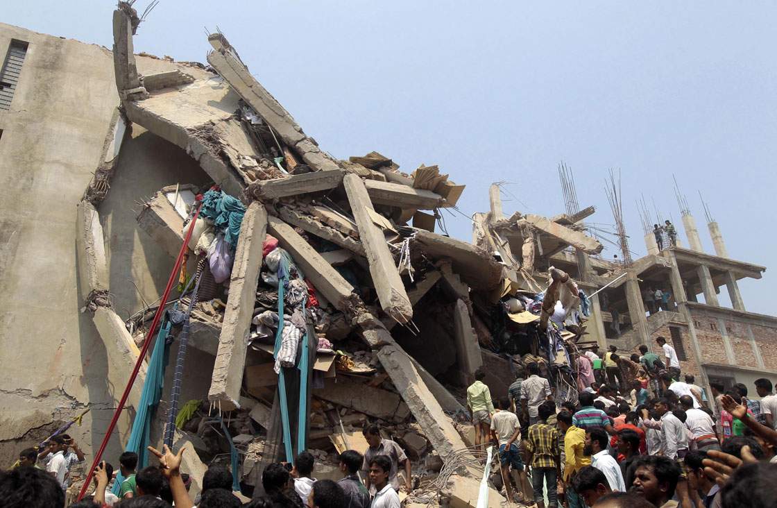 14 gut-wrenching photos from Bangladesh building collapse - image