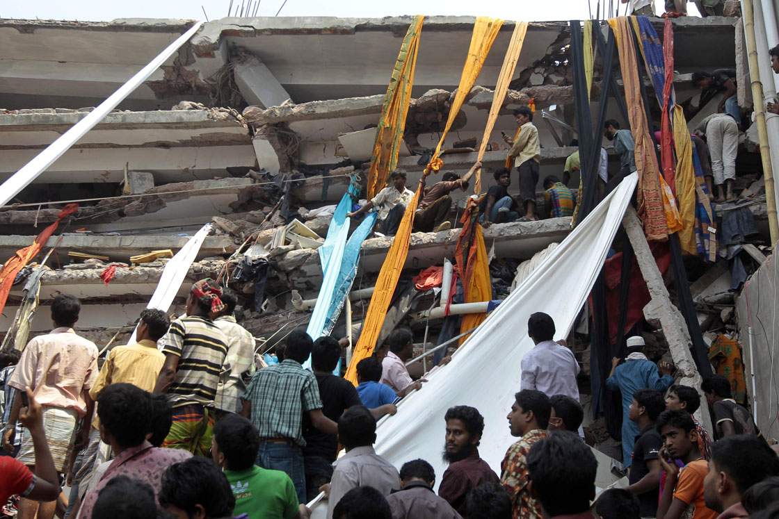 14 gut-wrenching photos from Bangladesh building collapse - image