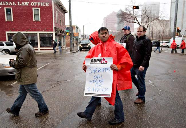 Binding arbitration for Alberta union - image