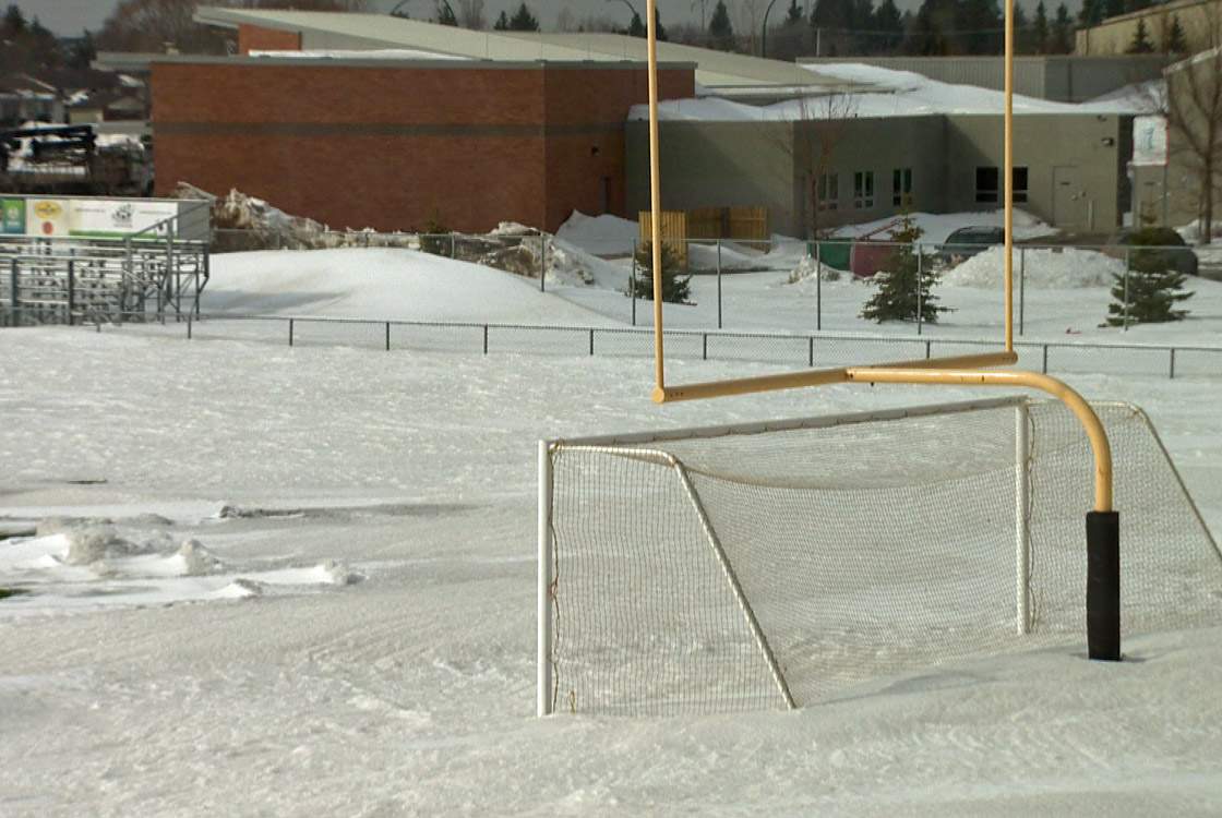 Late start to snow melt means delays in start of the outdoor sports season for Saskatoon athletes.