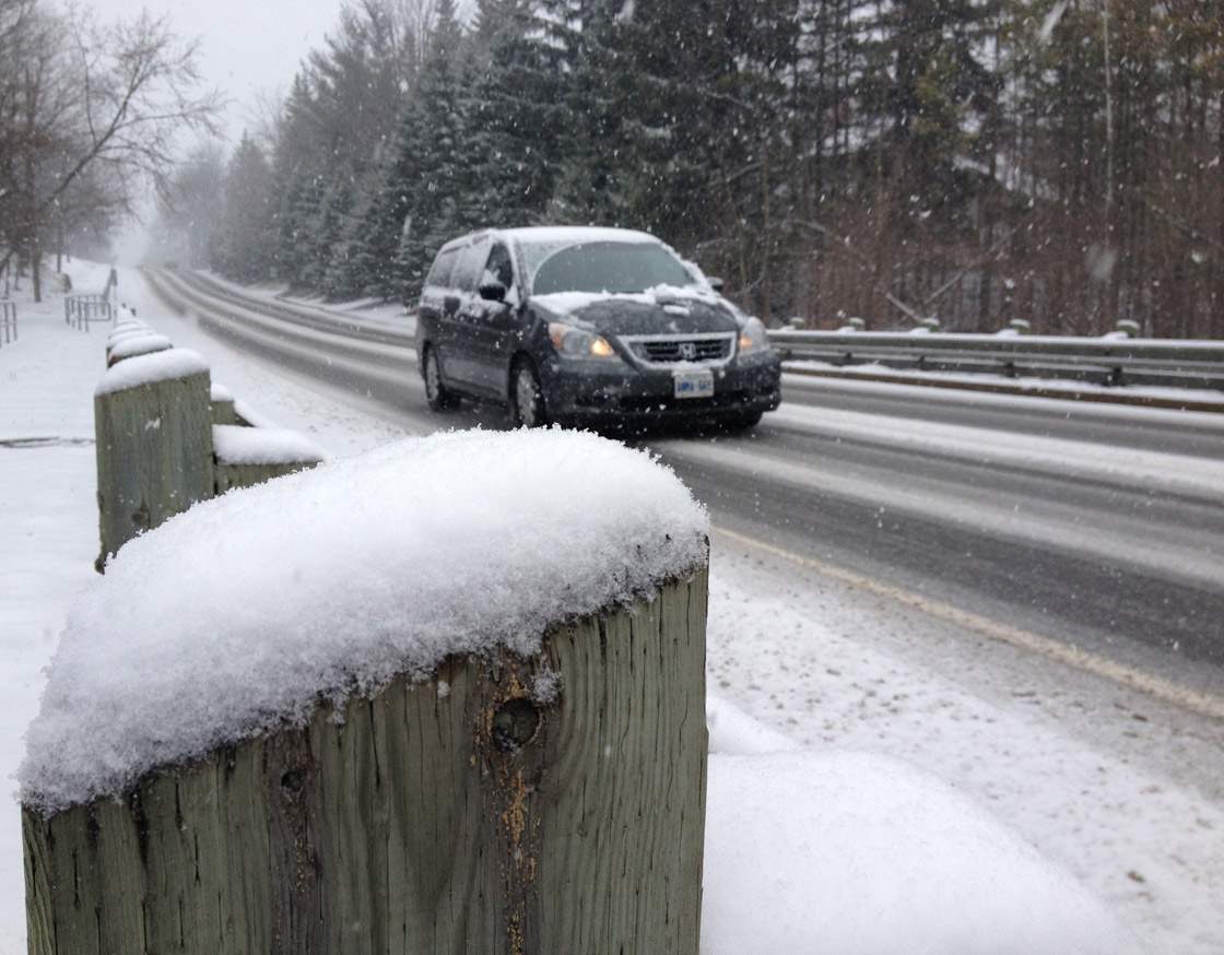 Residents in the Greater Toronto Area (GTA) can expect a slower commute Monday morning after snow made its way into the area overnight.