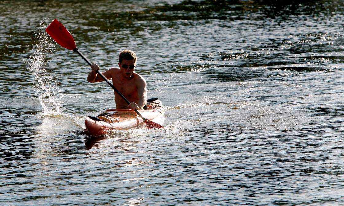 Omar Albokh of Ottawa kayaks along the Rideau Canal in Ottawa on Sunday Aug. 31, 2008. 