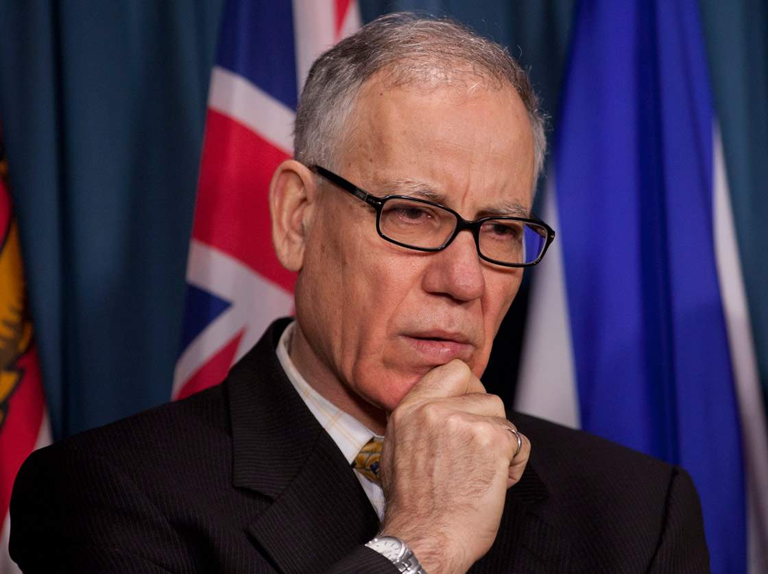 Crown prosecutors have withdrawn charges of fraud and breach of trust against former Liberal senator Mac Harb.