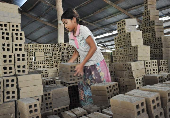 According to World Vision, the majority of child labourers work in the agriculture sector, which includes fishing, forestry, livestock herding and aquaculture. (Photo credit: CNW Group/World Vision Canada)