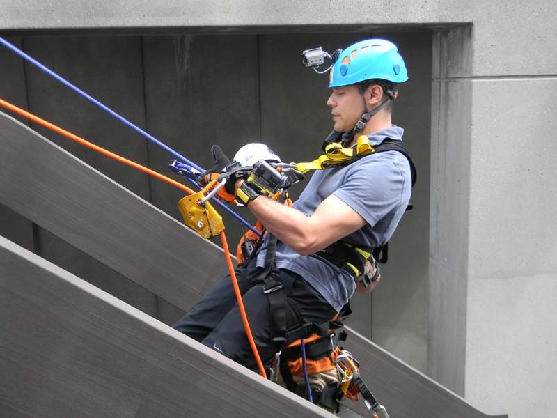 antony robart rappelling city hall rope for hope