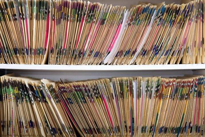 The Saskatchewan government stepped in to help three Regina doctors who were having problems getting their patients' digital medical records from the clinic where they used to work.     