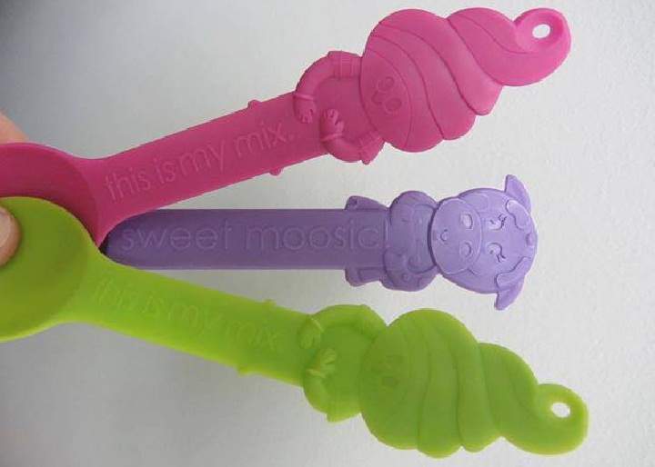 The Office quebecois de la langue francaise confirms that it has opened an investigation after receiving a complaint about the plastic spoons served by the American frozen yogurt chain Menchie's.