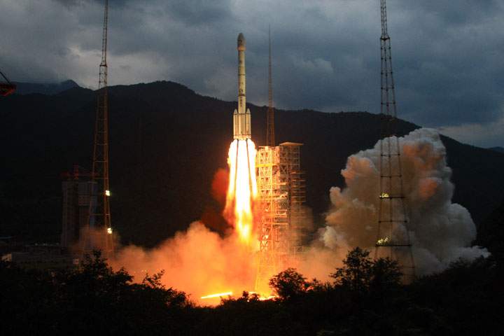 A Long March 3C (CZ-3C) rocket lifts off from the launch pad at the Xichang Satellite Launch Center (XSLC) on October 1, 2010 in Xichang, Sichuan, China. China plans to send its first unmanned rover to the moon by the end of the year.