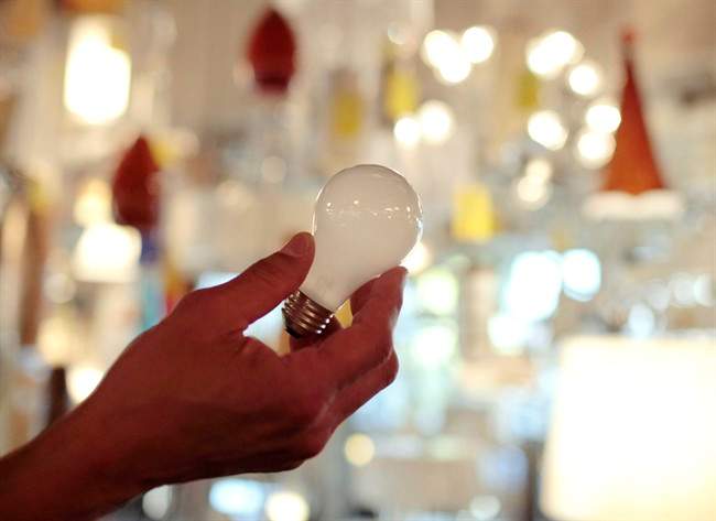 Facts, figures on mercury and light bulbs