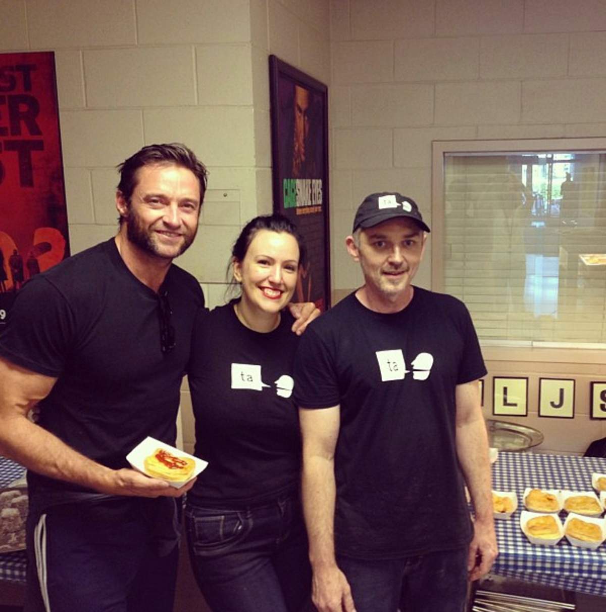 Hugh Jackman, who has been shooting X-Men: Days of Future Past in Montreal, shared on social media a picture of him with bakery owners Don Hudson and Melanie Deslaurier. 