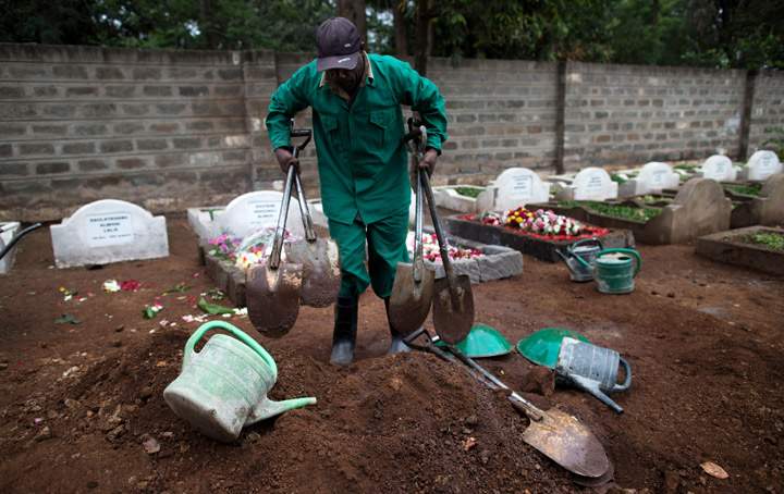 8 gut-wrenching images as Kenya mourns Westgate attack victims - image