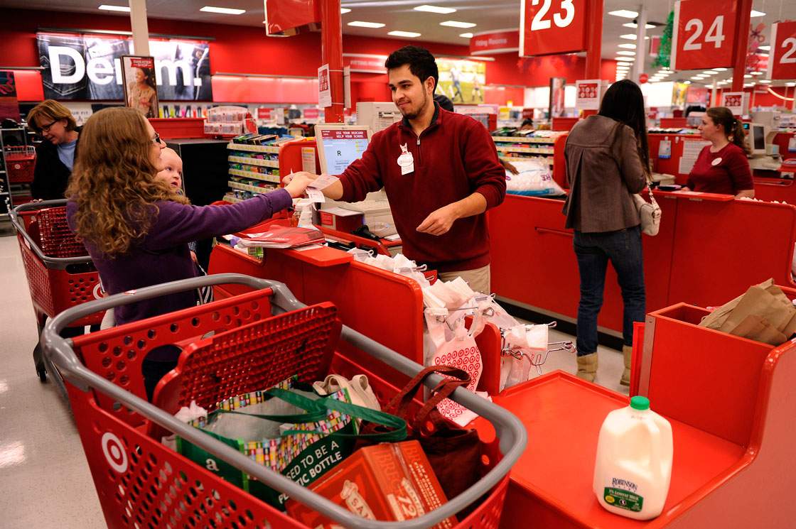 Holiday seasonal workers in much of Canada and the U.S. can expect higher paycheques this year.