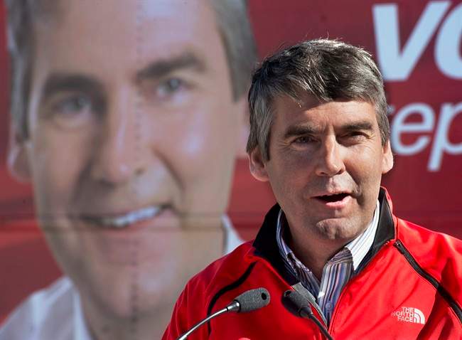 Liberal leader Stephen McNeil addresses supporters as he makes a campaign stop in Elmsdale, N.S. on Sunday, Oct. 6, 2013. 