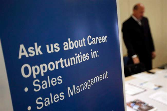 Conquering career fairs: tips for job seekers - image