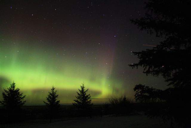 The northern lights as seen southwest of Saskatoon, Sask., near the Gardiner Dam, on the night of Nov. 6/7. 