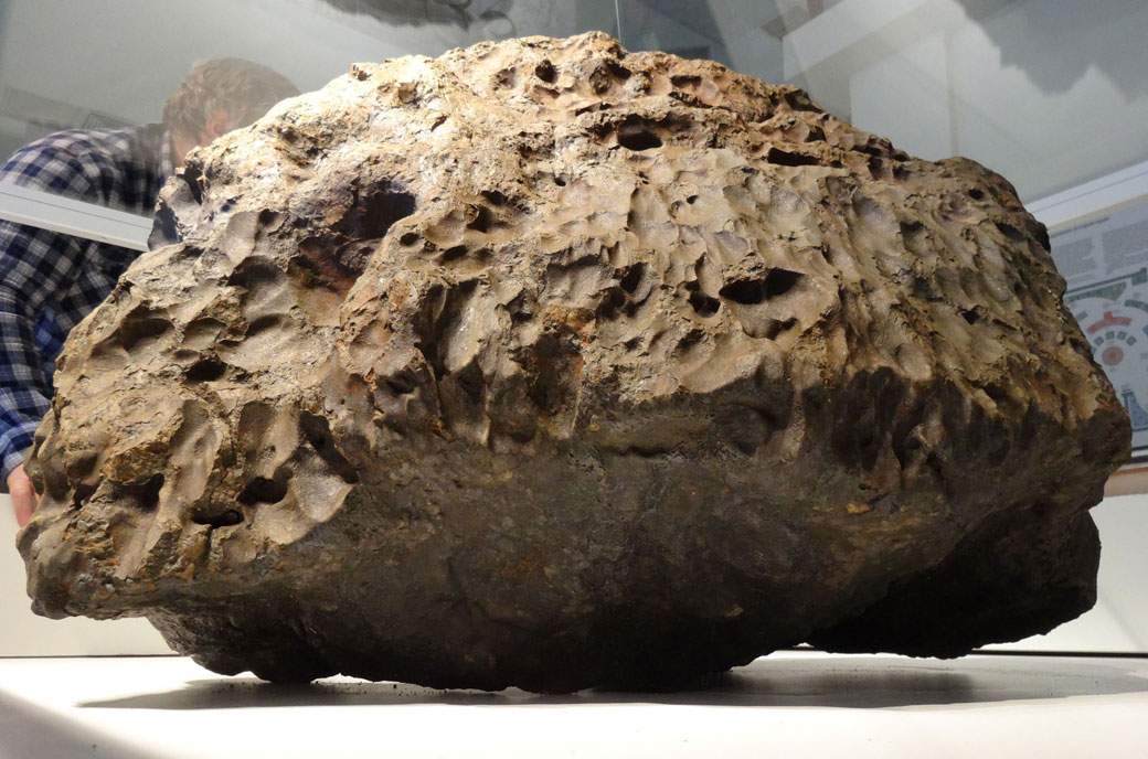 Main mass of the Chelyabinsk fall at the Chelyabinsk State Museum of Local History shortly 
after recovery from Chebarkul Lake. 