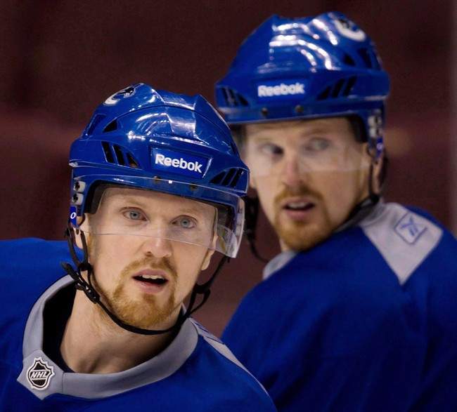Daniel Sedin lifts Canucks over Sens in OT - image
