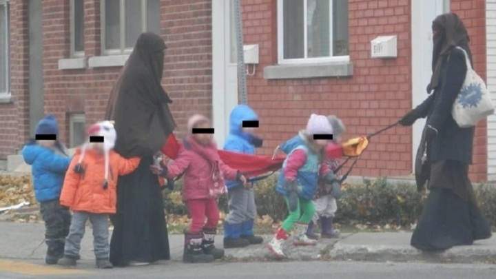 A photo showing two daycare workers walking with children in their care in Montreal has caused an uproar in Quebec.