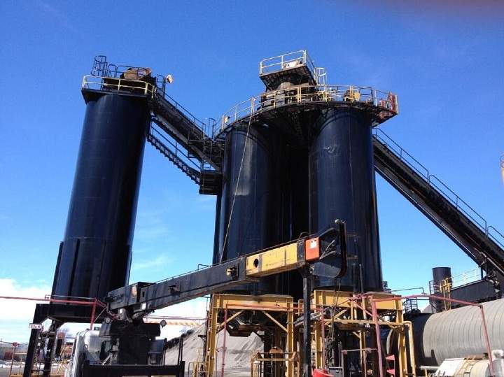 A glimpse of an asphalt production site near Montreal.