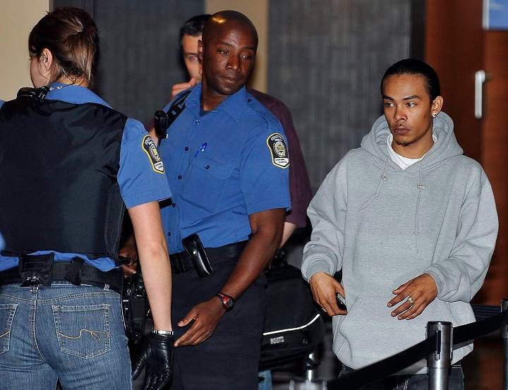 Dany Villanueva, right, brother of Fredy Villanueva, arrives at the Montreal Courthouse, in Montreal, Monday, May 25, 2009.