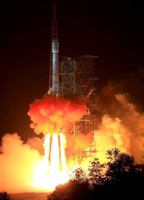 Chang’e 3 lifts off on Dec. 2 from the launch pad at Xichang Satellite Launch Center, southwest China’s Sichuan Province. (AP Photo/Xinhua, Li Gang)