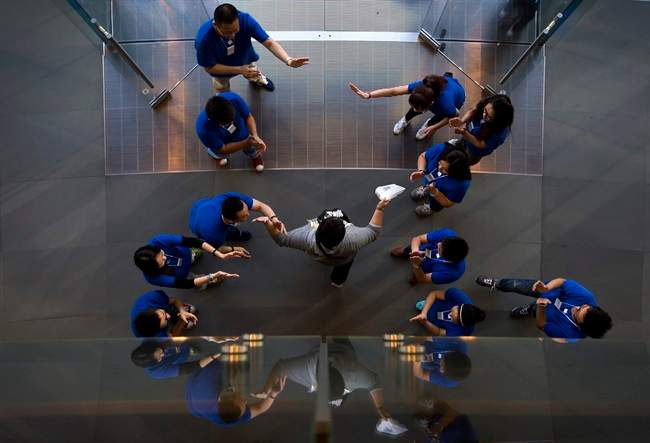 Apple reaches deal to bring iPhone to China Mobile - image