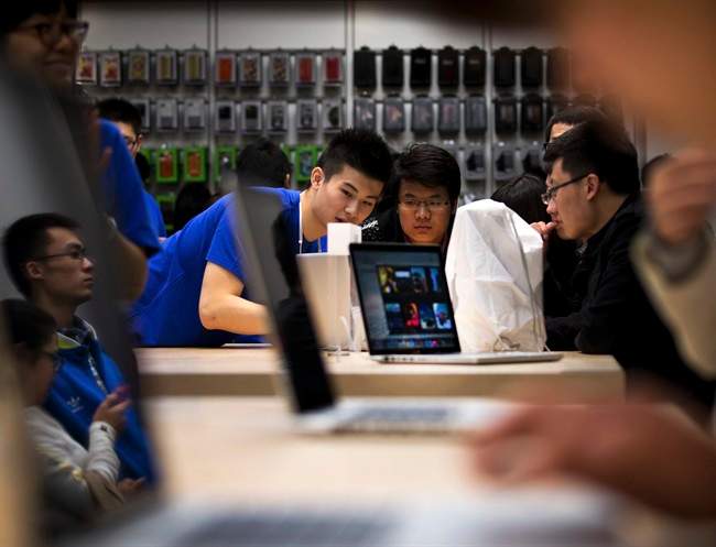 PC makers shake up design to woo consumers back - image