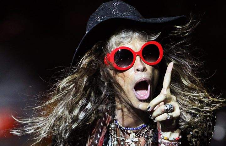 Steven Tyler performs in Singapore during the inaugural Social Star Awards concert. (AP Photo/Wong Maye-E)