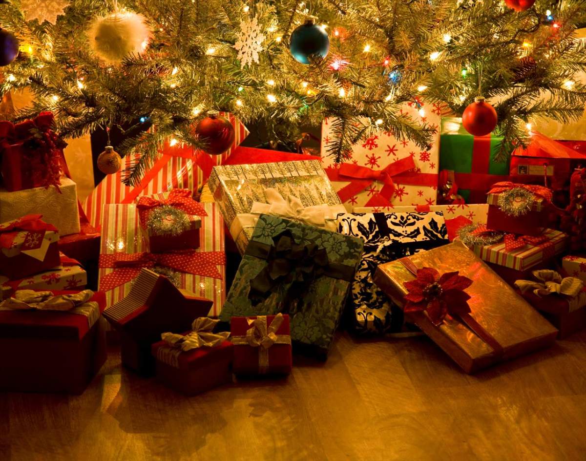 Christmas shopping and gift-free holidays