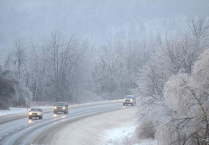 Ice storm leaves 370,000 without power in U.S. just before Christmas - image