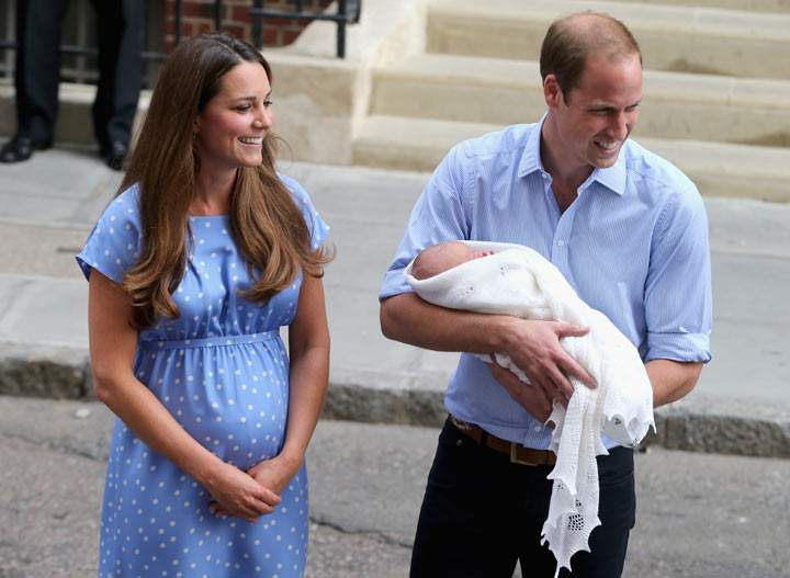 Prince William, Duke of Cambridge and Catherine, Duchess of Cambridge, depart The Lindo Wing with their newborn son Prince George of Cambridge at St Mary’s Hospital on July 23, 2013 in London, England. (Photo: Chris Jackson/Getty Images)