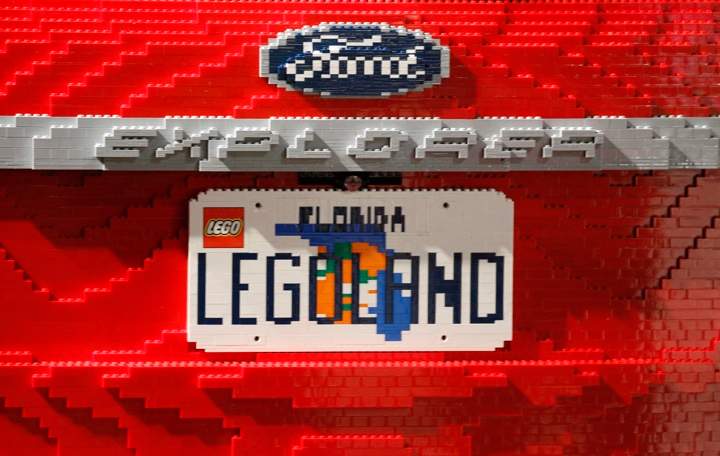 A licence plate adorns the back of The LEGOLAND Florida edition Ford Explorer.