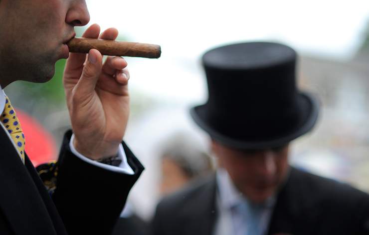 Canadian data doesn’t support stereotype of the wealthy U.S. expat - image