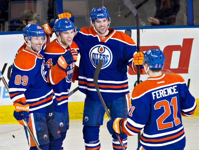Oilers earn 5-3 upset over Lightning - image