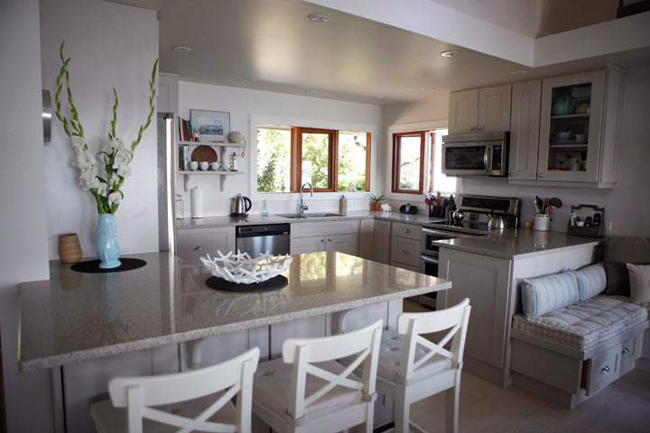 Ditch your 80s kitchen with fresh paint and new fixtures - image