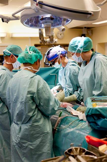 Doctors at St. Joseph's Healthcare Hamilton livestreamed a kidney transplant on Wednesday.