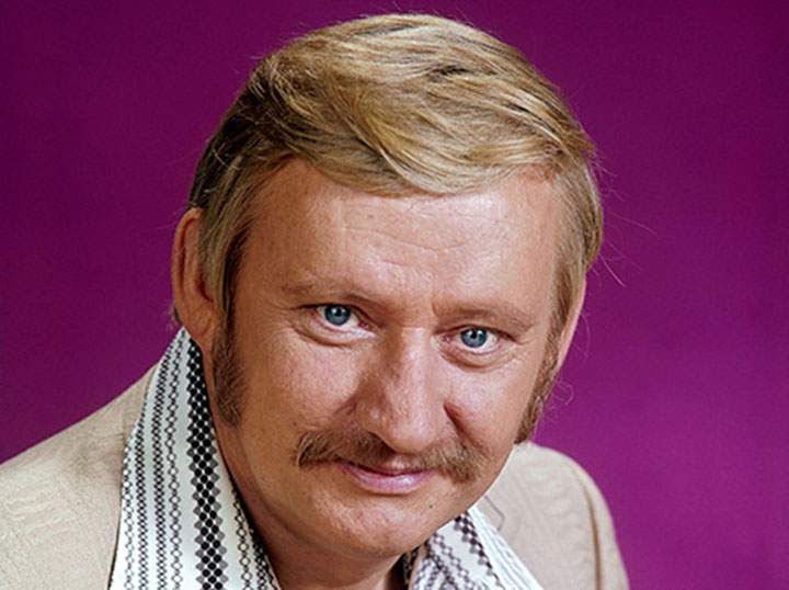 Dave Madden as Reuben Kincaid.