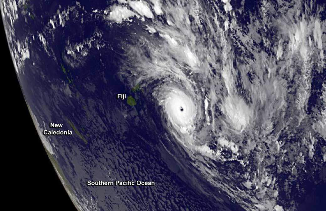Tropical Cyclone Ian lashes Pacific islands