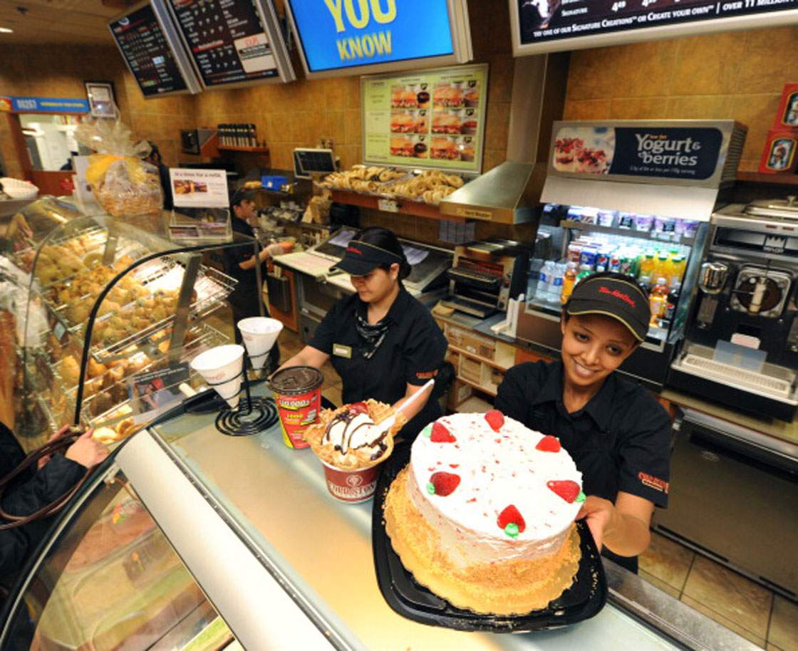 After years of lacklustre sales at its Cold Stone ice cream outlets, Tim Hortons says its pulling the frozen treat franchise out of Canada.