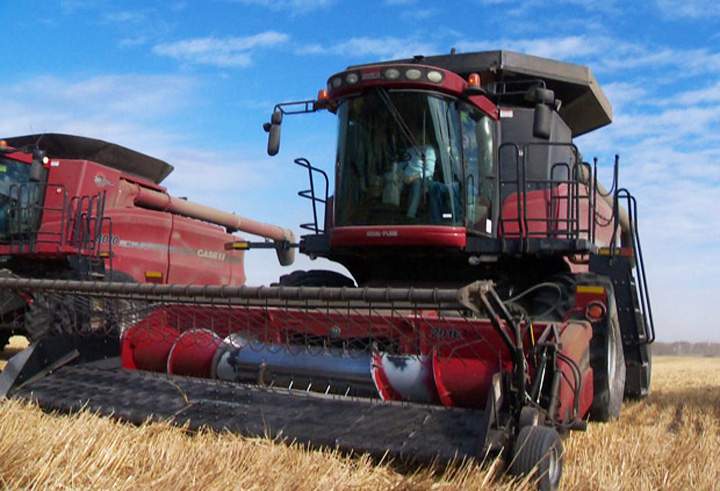 Saskatchewan Premier Brad Wall has appointed a delegation to meet with grain companies in the hopes of clearing up a grain backlog.